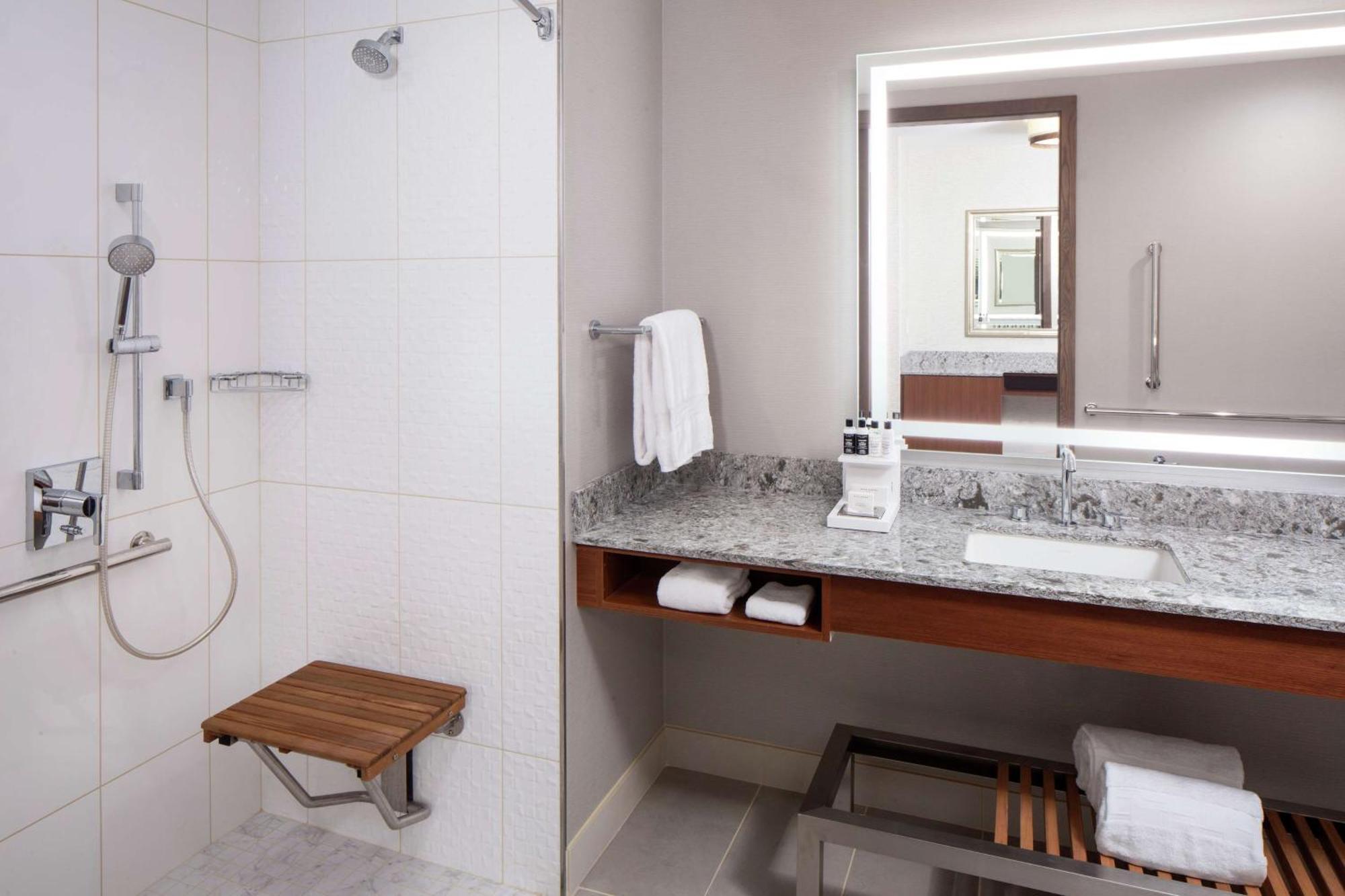 Hilton Mayo Clinic Area 4*