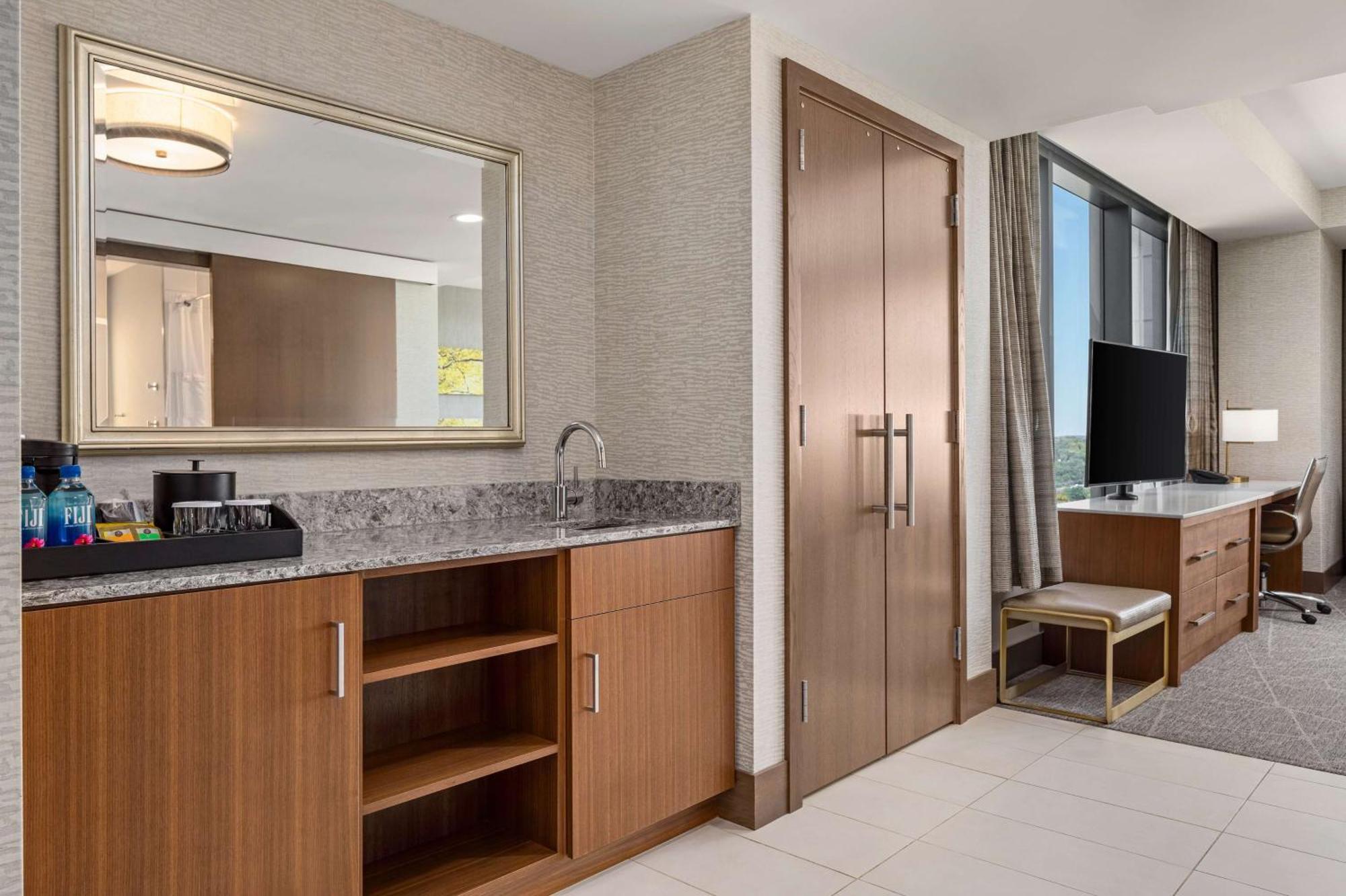 Hilton Mayo Clinic Area