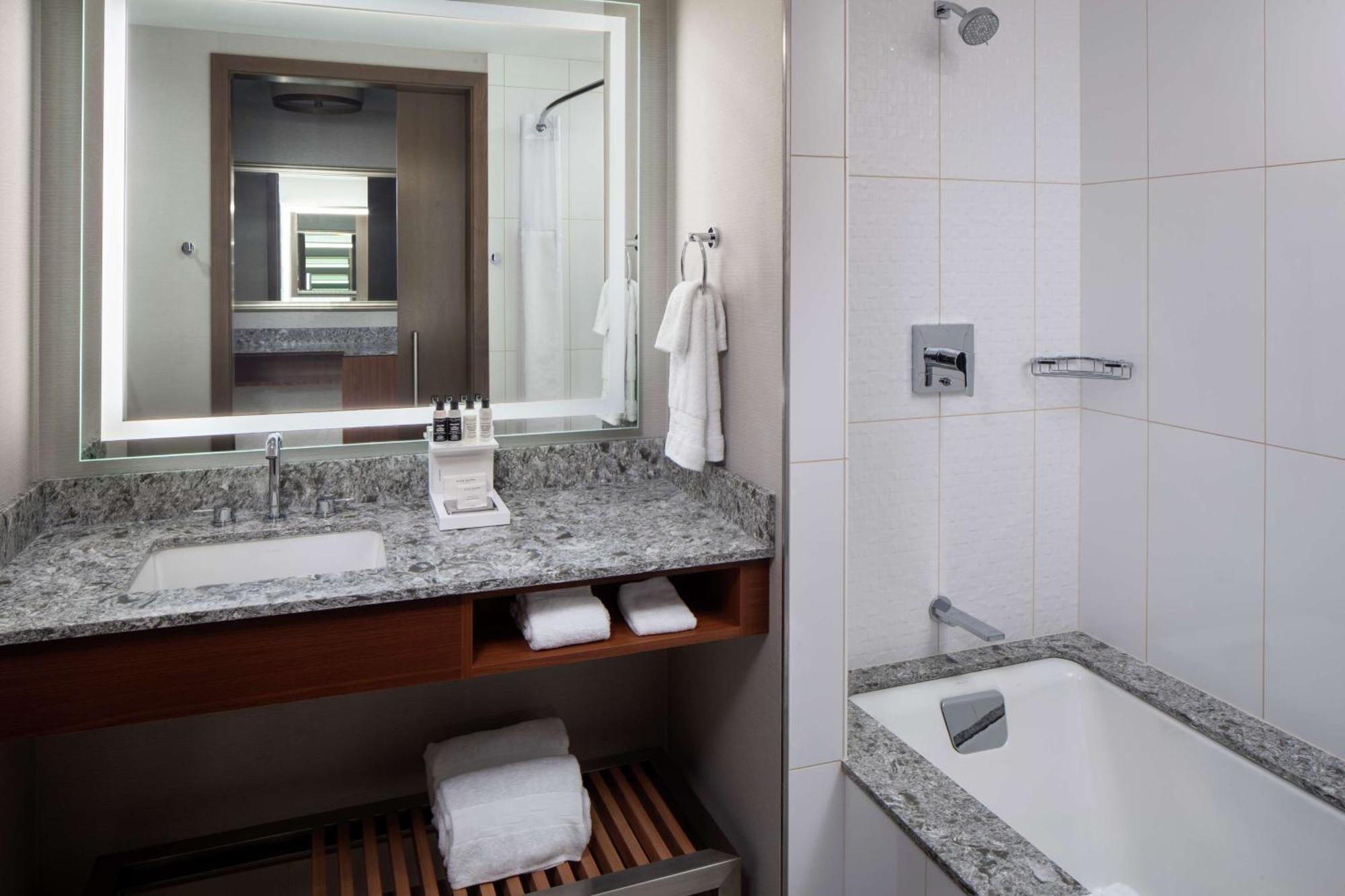 Hilton Mayo Clinic Area 4* Rochester
